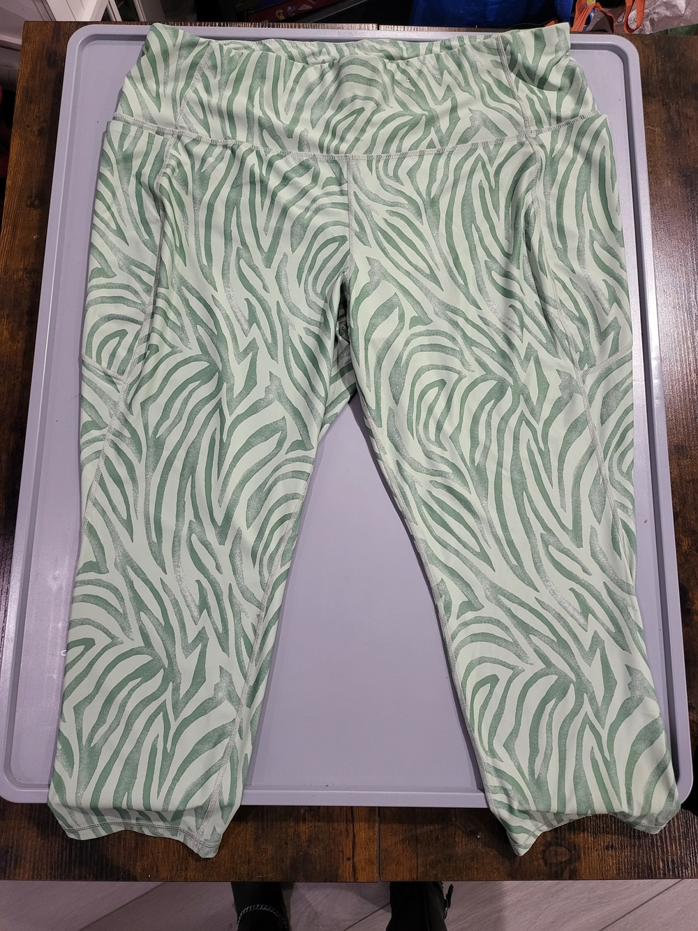 Xersion 3X Green Zebra Quick-Dri Leggings Pockets